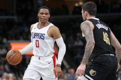 华体会体育APP下载-甘冈客场险胜佩斯，赢得关键三分