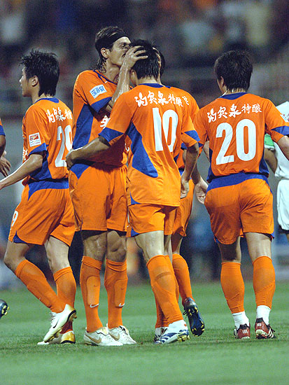 山东鲁能赢得关键胜利,实力逐渐增强 山东鲁能赢得关键胜利,实力逐渐增强