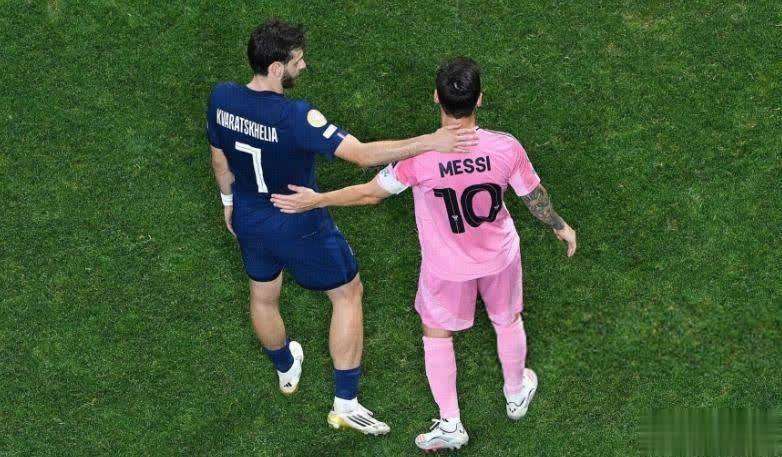 巴黎险胜拜仁，梅西点燃赛场